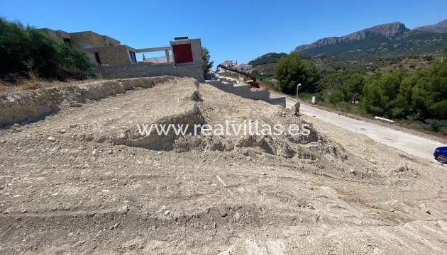 Building plot - Sale - Calpe - Empedrola
