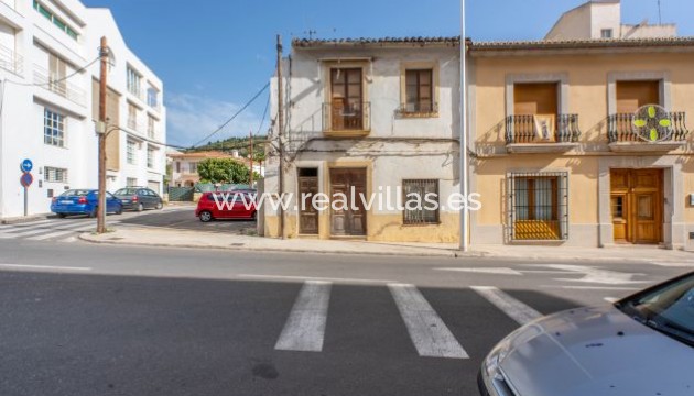 Building plot - Sale - Jávea - Centre
