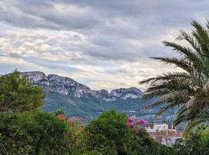Resale - Building plot -
Denia - Deveses