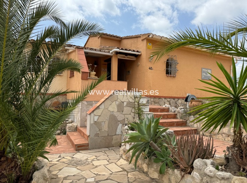 Resale - Chalet -
Benissa - Montemar