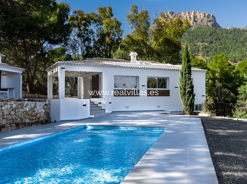 Resale - Chalet -
Calpe - Zona Puerto Blanco - Maryvilla