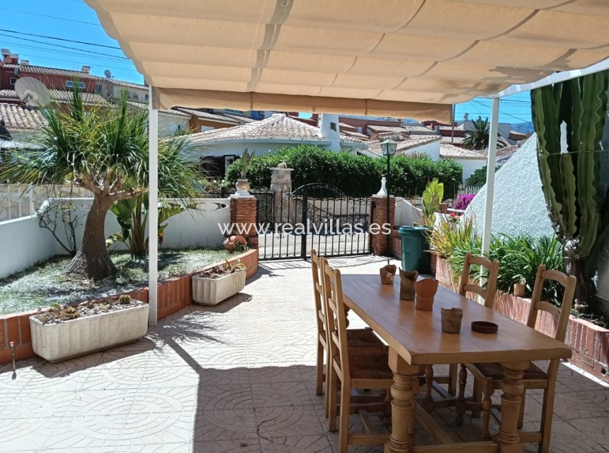 Resale - Town House -
Denia