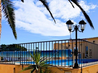 Resale - Villa -
Calpe - Cometa