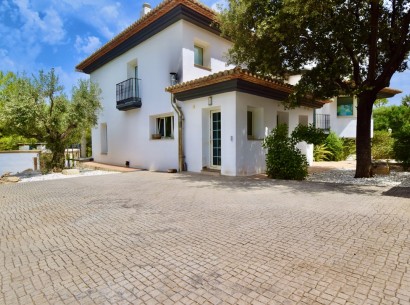 Resale - Villa -
Denia - El pinaret