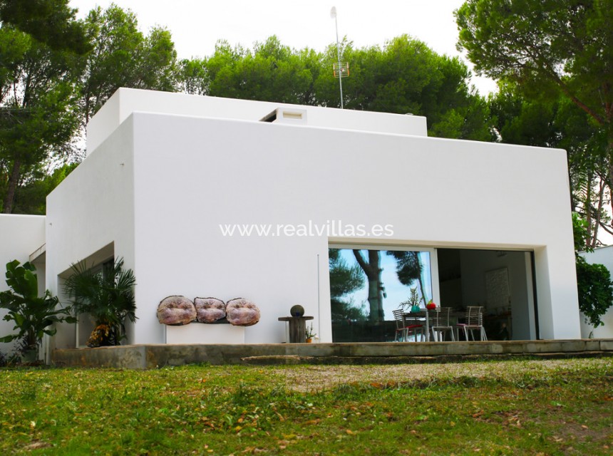 Resale - Villa -
Denia - Las Rotas