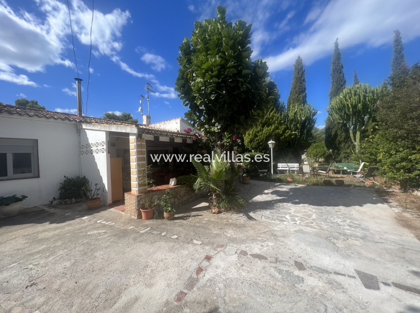 Resale - Villa -
Denia - Las Rotas