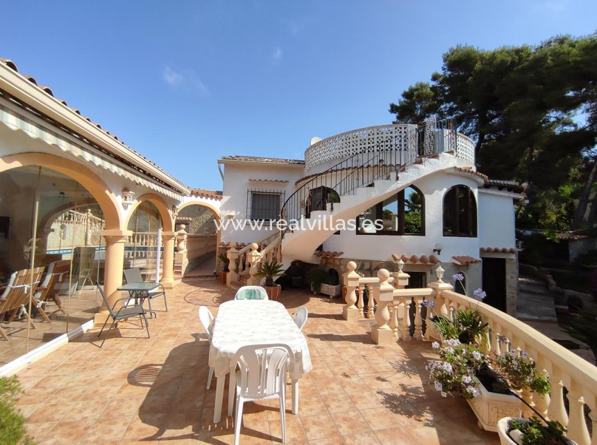 Resale - Villa -
Jávea - Balcón al mar