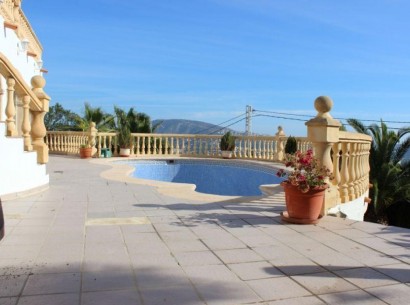 Resale - Villa -
Moraira - Benimeit