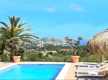 Resale - Villa -
Moraira - Benimeit