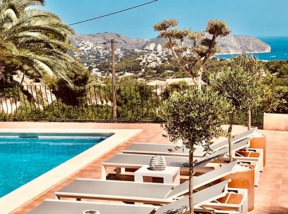 Resale - Villa -
Moraira - Benimeit