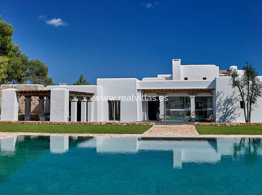 Resale - Villa -
Moraira - Benimeit