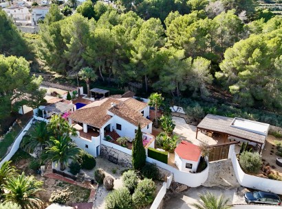 Resale - Villa -
Moraira - Benimeit
