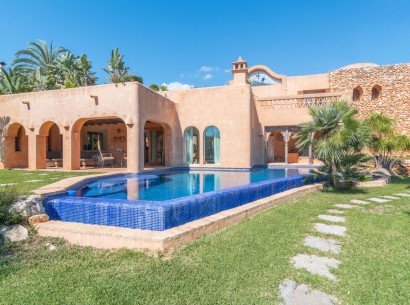 Resale - Villa -
Moraira - El Portet