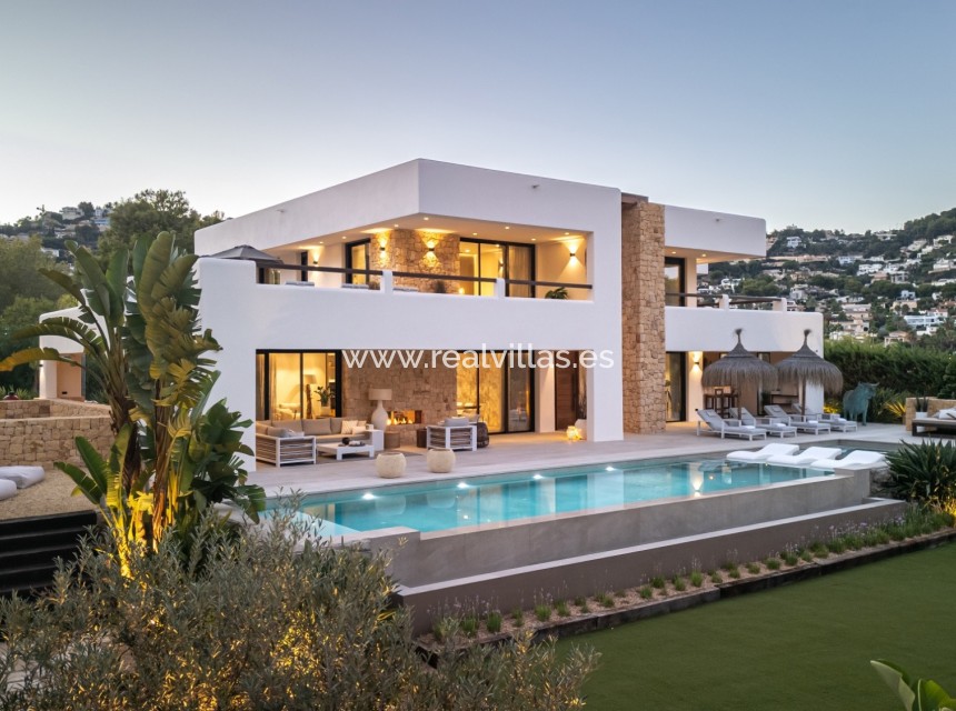 Resale - Villa -
Moraira - Pinar del Advocat