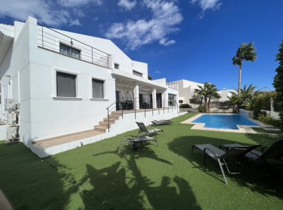 Resale - Villa -
Moraira