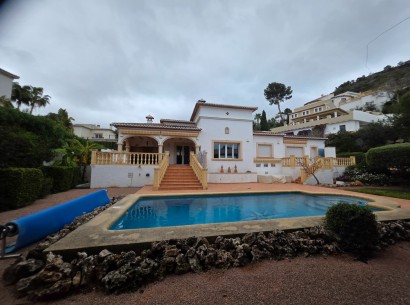 Resale - Villa -
Moraira
