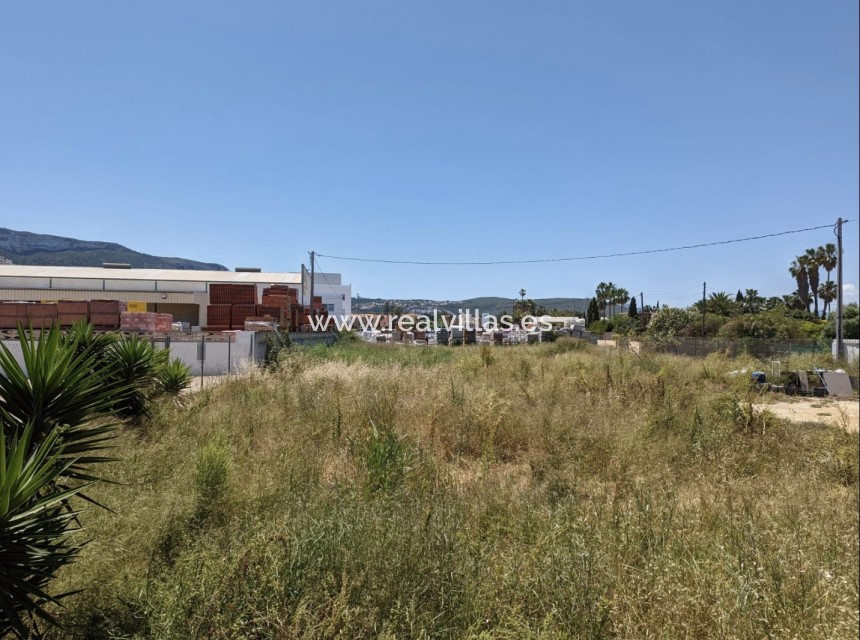 Revente - Building plot -
Denia - Center