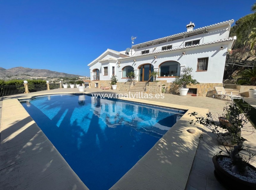 Revente - Finca / Country Property -
Benissa