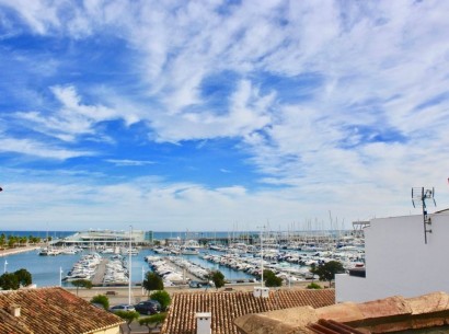 Revente - Villa -
Denia