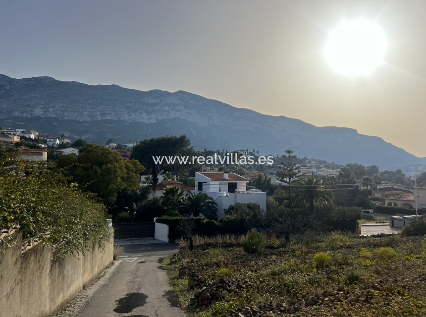 Sale - Building plot -
Denia