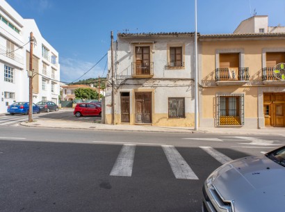 Sale - Building plot -
Jávea - Centre