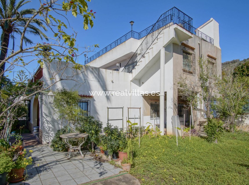 Sale - Villa -
Jávea - Centro