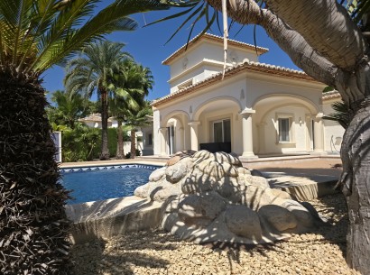 Sale - Villa -
Moraira - El Portet