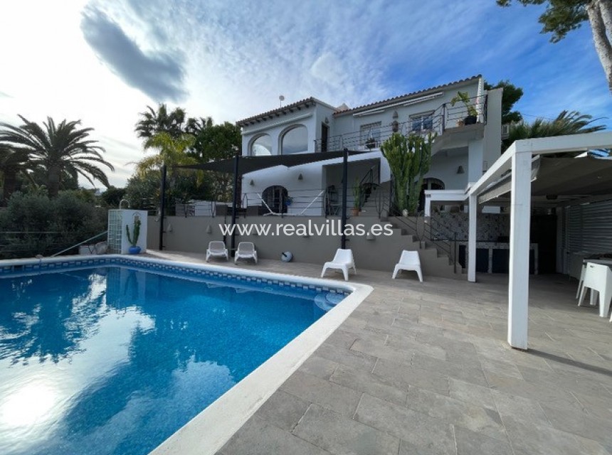 Sale - Villa -
Moraira
