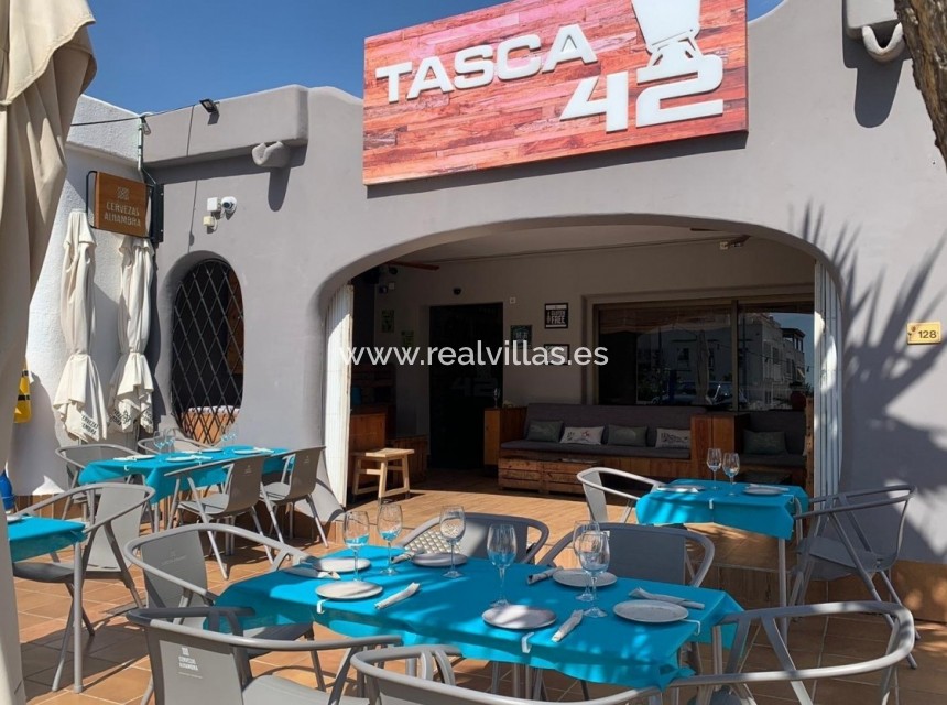 Venta - Propiedad comercial -
Moraira - La Cometa