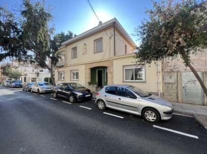 Venta - Villa -
Denia