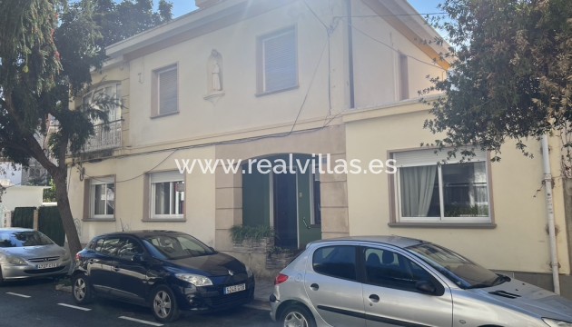 Villa - Resale - Denia - Denia