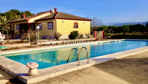 Villa - Resale - El Vergel - El Vergel