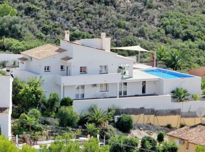 Sale - Villa -
Moraira - El Portet