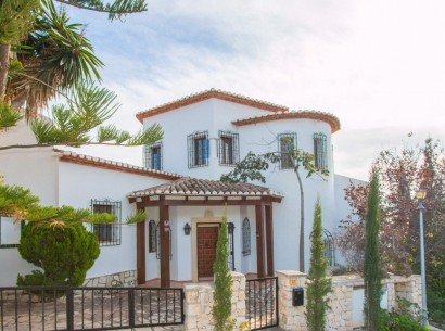 Sale - Villa -
Moraira