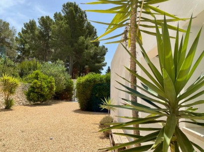 Sale - Villa -
Moraira