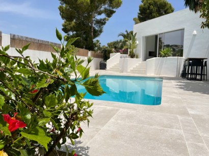 Sale - Villa -
Moraira