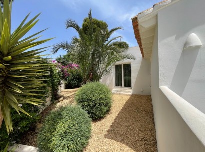 Sale - Villa -
Moraira