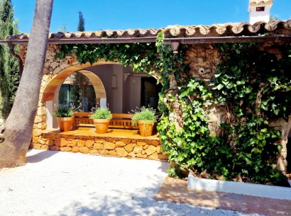 Sale - Country estate -
Benissa