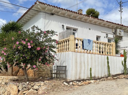 Sale - Villa -
Moraira
