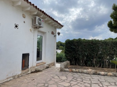 Sale - Villa -
Moraira