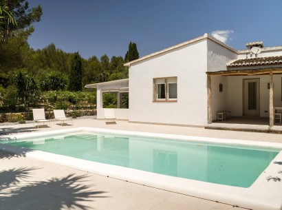 Sale - Country house -
Jávea - La Lluca