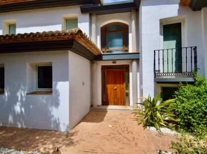 Sale - Villa -
Denia - El pinaret