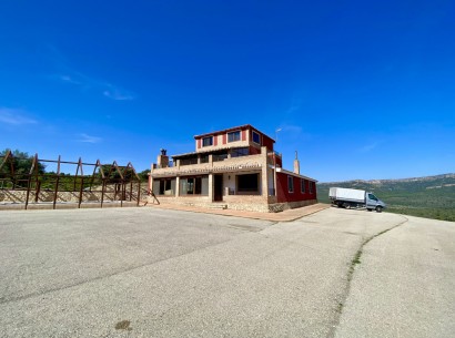 Sale - Finca / Country Property -
Ayora - Valencia