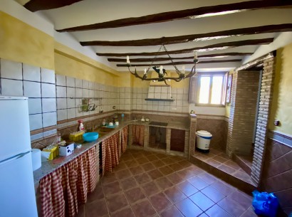 Sale - Finca / Country Property -
Ayora - Valencia