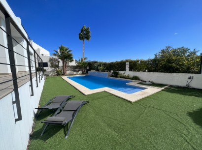 Sale - Villa -
Moraira