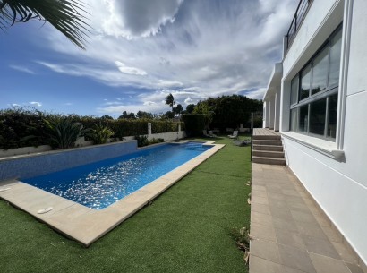 Sale - Villa -
Moraira