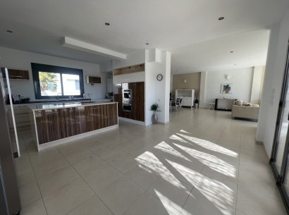 Sale - Villa -
Moraira