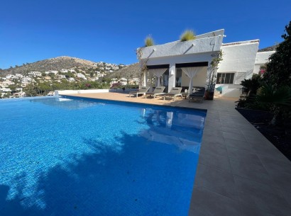 Sale - Villa -
Moraira - El Portet