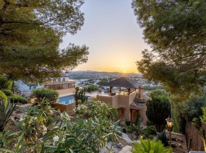 Sale - Villa -
Moraira - El Portet