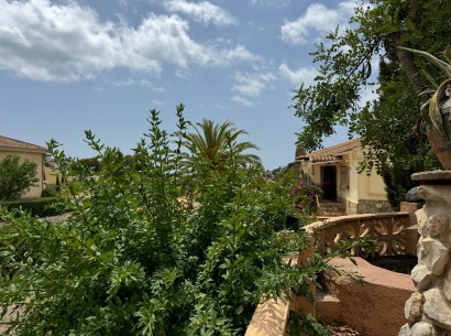 Sale - Chalet -
Benissa - Montemar